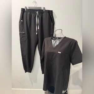 FIGS Jogger Scrub SET. XXL. Black. Top and Jogger.